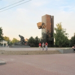 памятник Революции